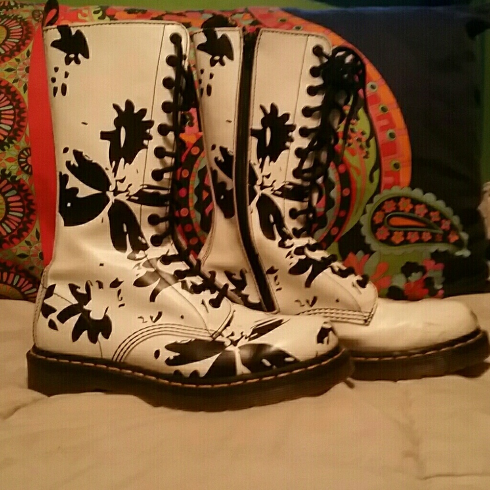 Size 7 dr. Martens